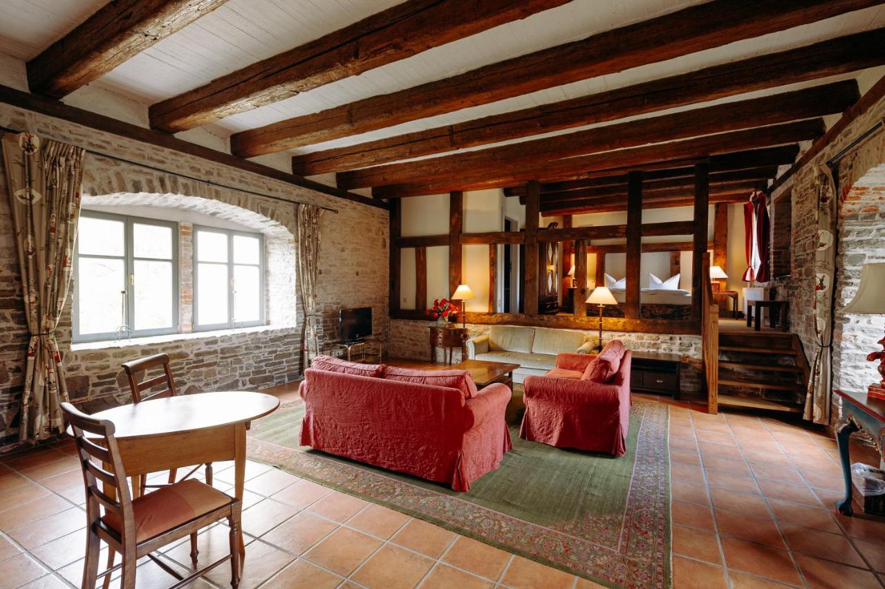 Hotel Burg Wanzleben Экстерьер фото