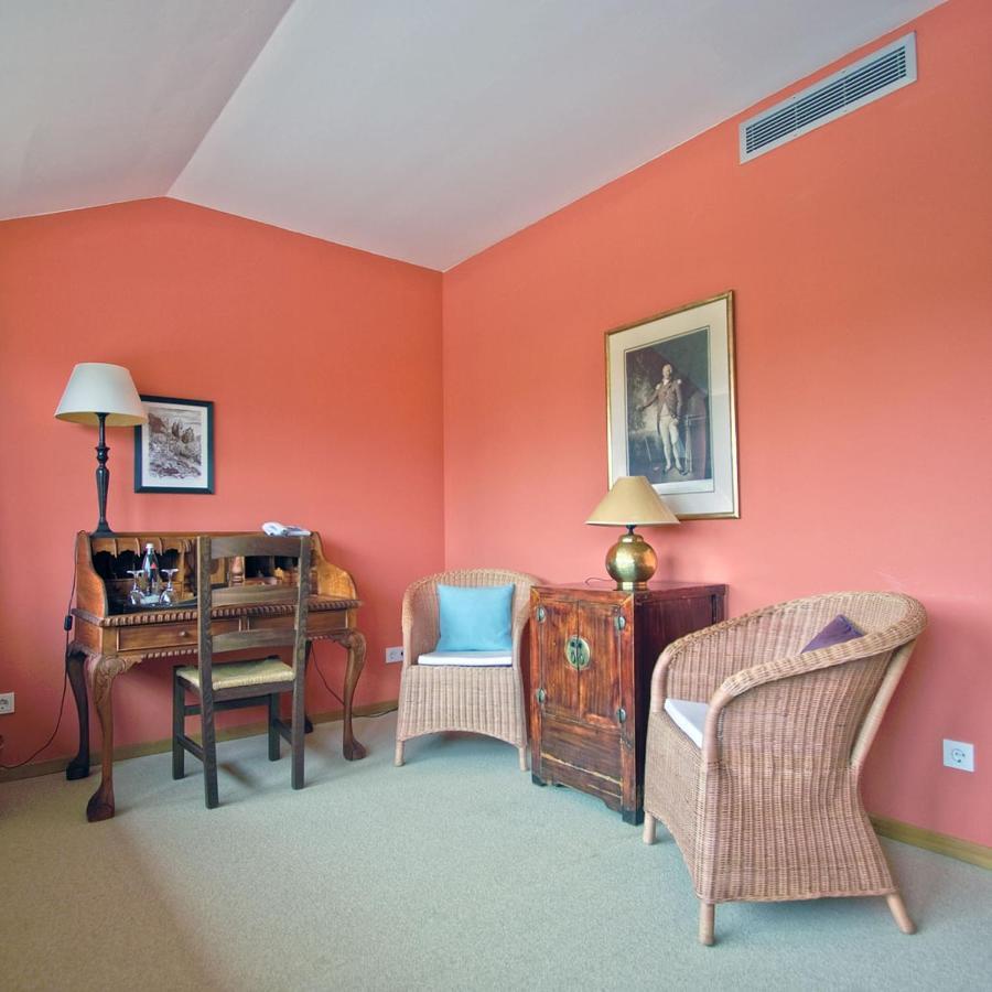 Hotel Burg Wanzleben Экстерьер фото