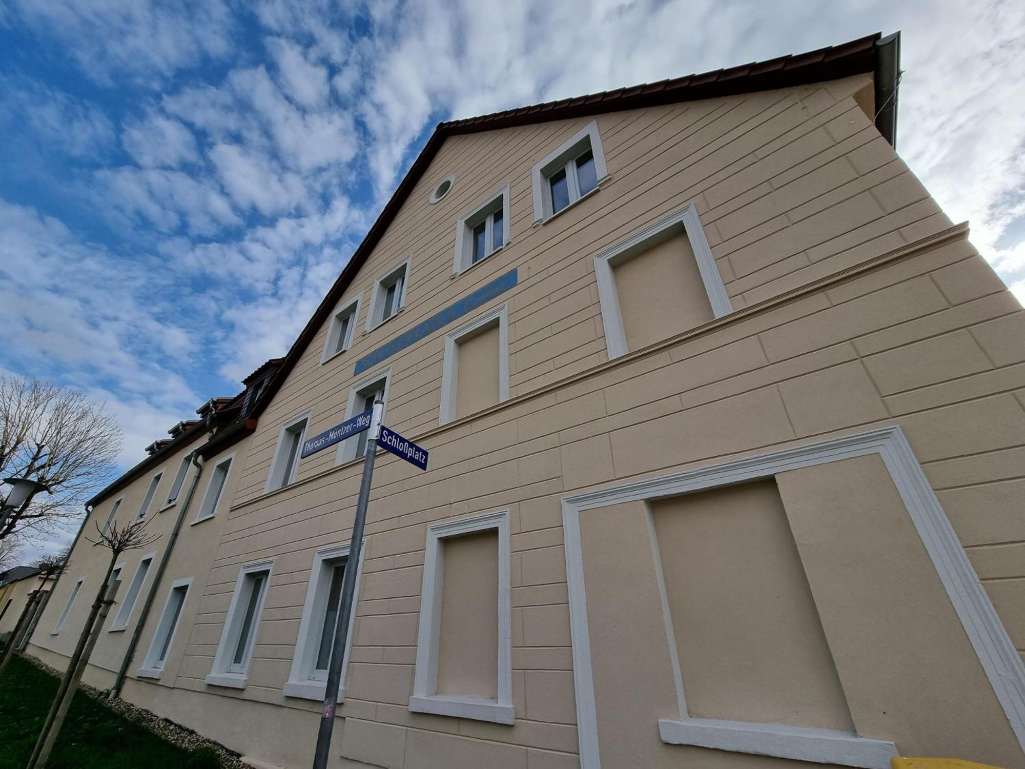 Hotel Burg Wanzleben Экстерьер фото
