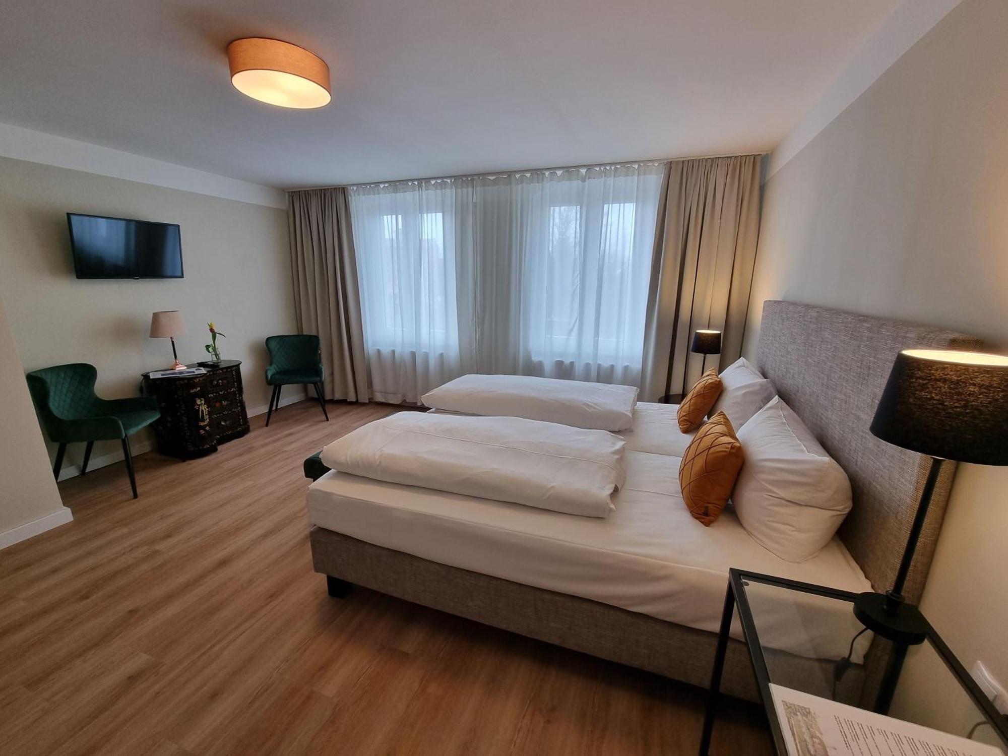 Hotel Burg Wanzleben Экстерьер фото