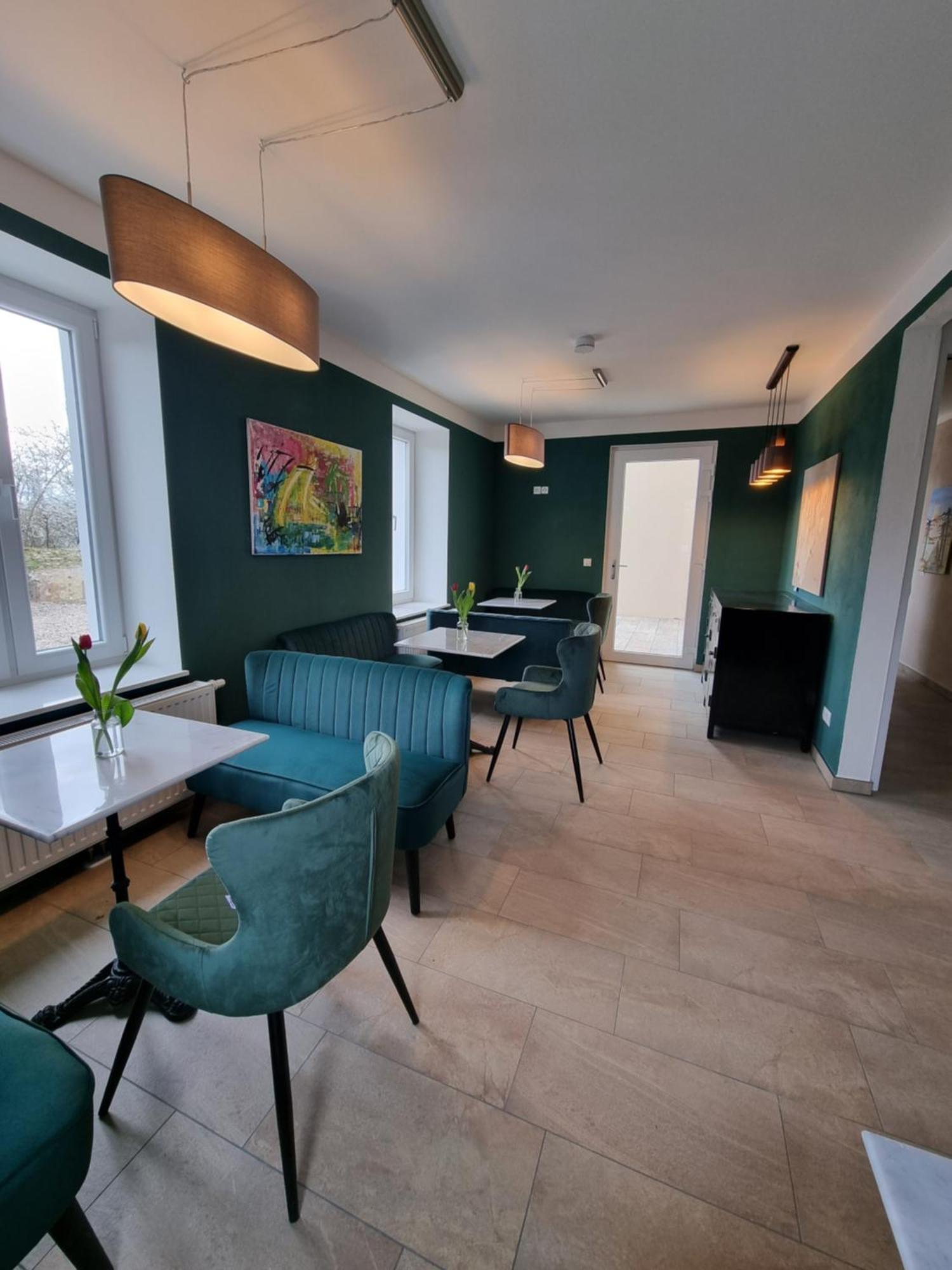 Hotel Burg Wanzleben Экстерьер фото